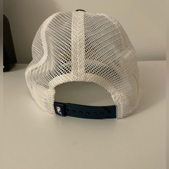 Vineyard Vines 2018 Kentucky Derby Hat. - Picture 3 of 3